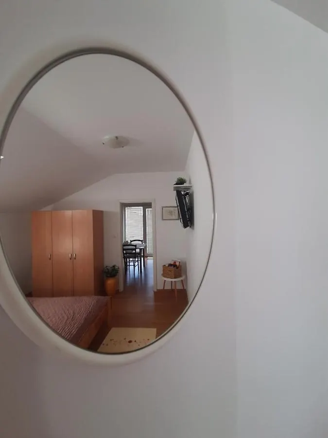 Nena 2 Apartment Sukosan
