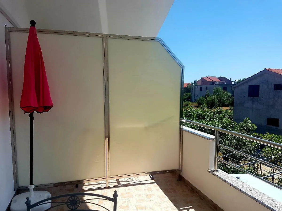 Nena 2 Apartman Sukosan
